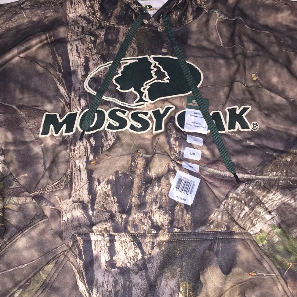 Mossy Oak pullover camo hoodie